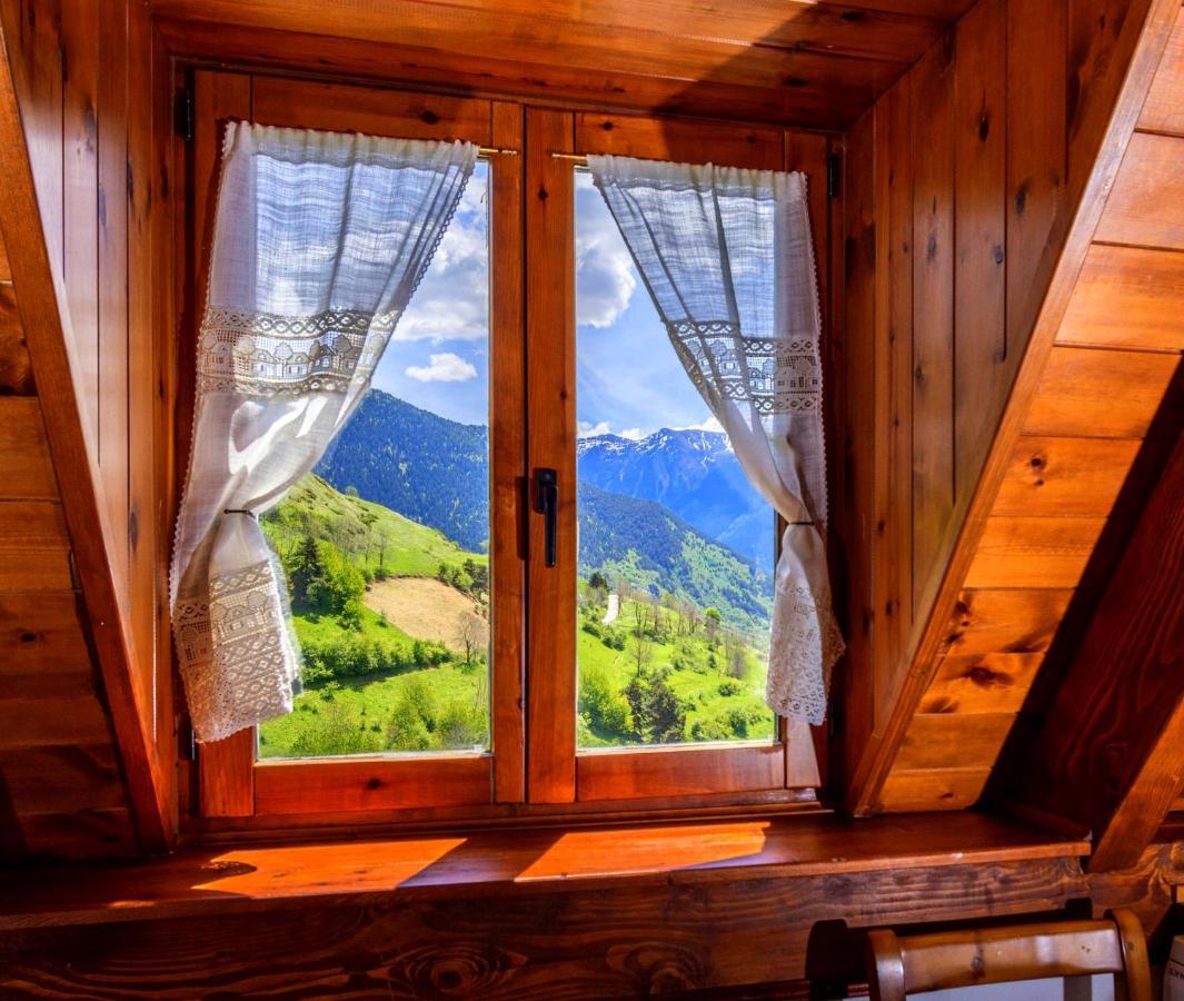 Apartamentos Aran Montcorbau Buitenkant foto