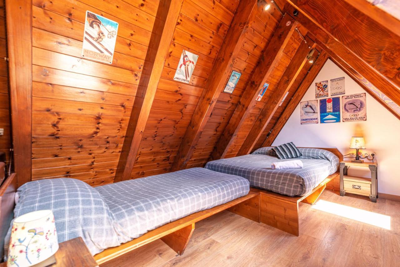 Apartamentos Aran Montcorbau Buitenkant foto