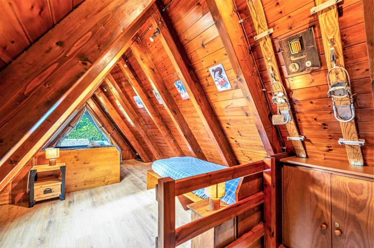 Apartamentos Aran Montcorbau Buitenkant foto