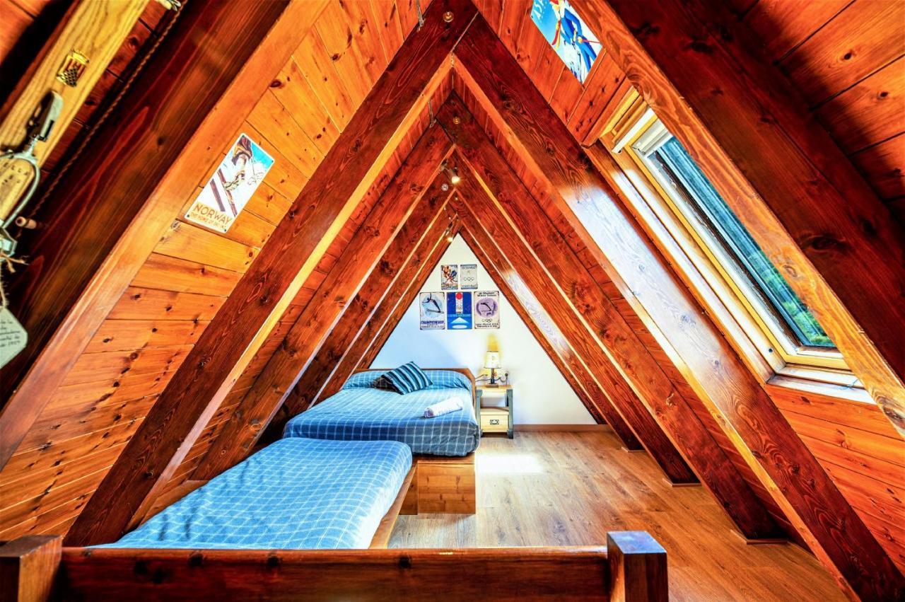 Apartamentos Aran Montcorbau Buitenkant foto