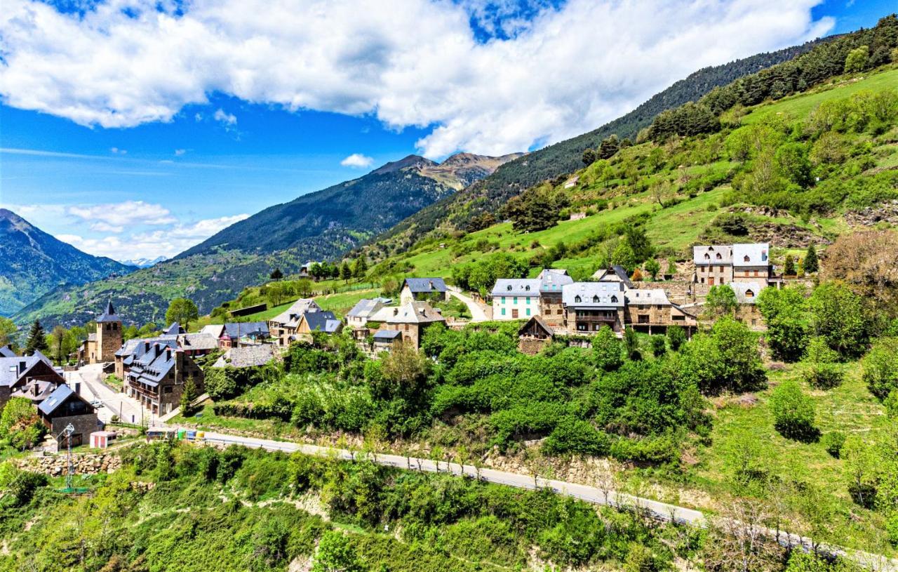 Apartamentos Aran Montcorbau Buitenkant foto