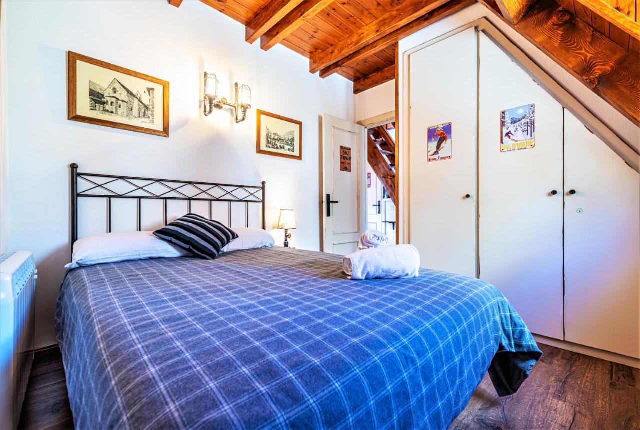 Apartamentos Aran Montcorbau Buitenkant foto