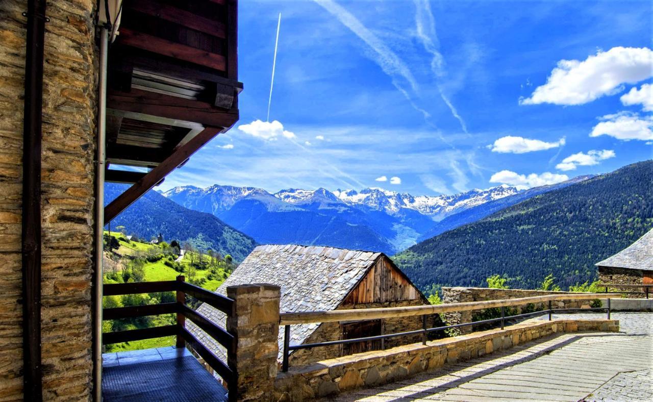 Apartamentos Aran Montcorbau Buitenkant foto