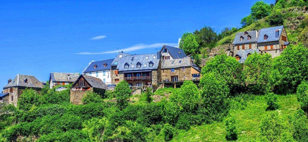 Apartamentos Aran Montcorbau Buitenkant foto